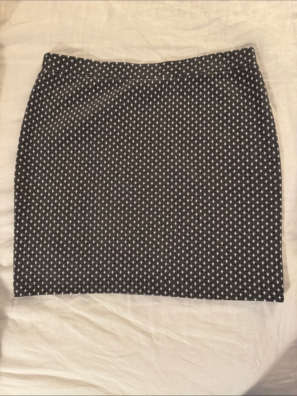 LOFT Dark Grey & White Patterned Pencil Skirt